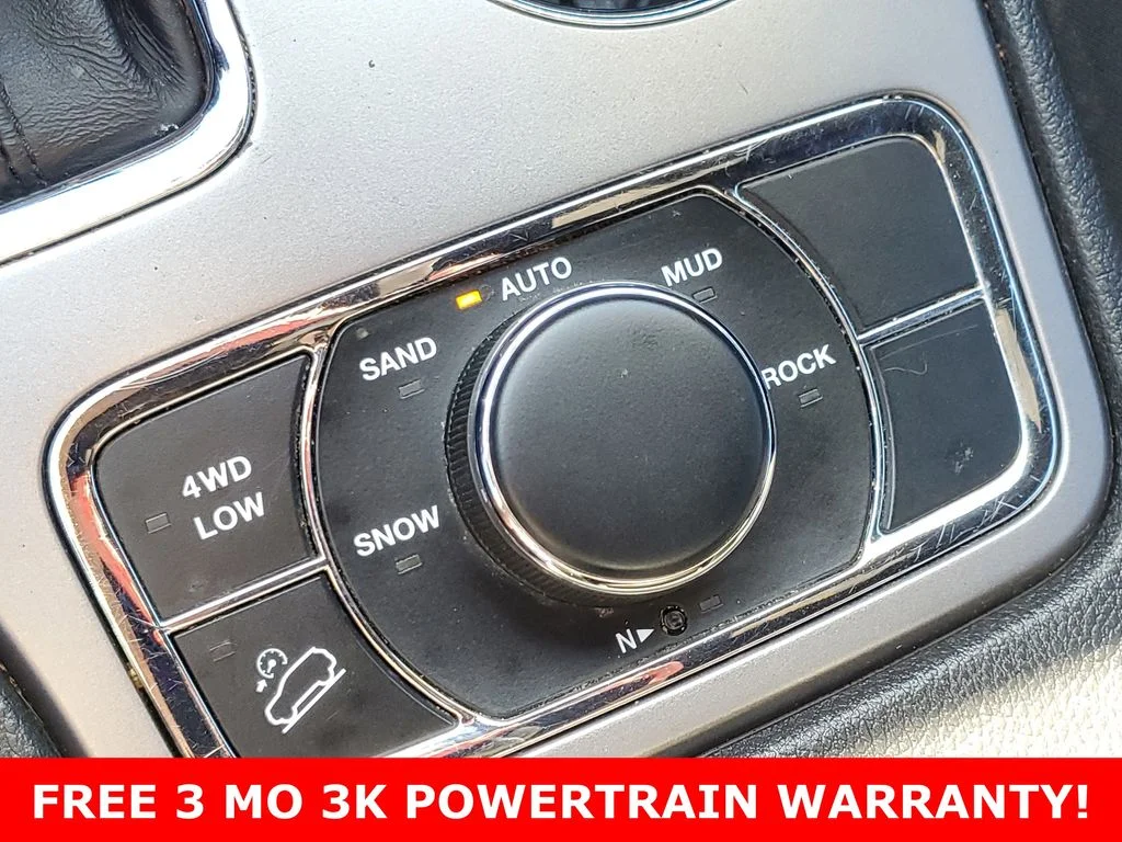 Used 2019 Gray Jeep Laredo image 25