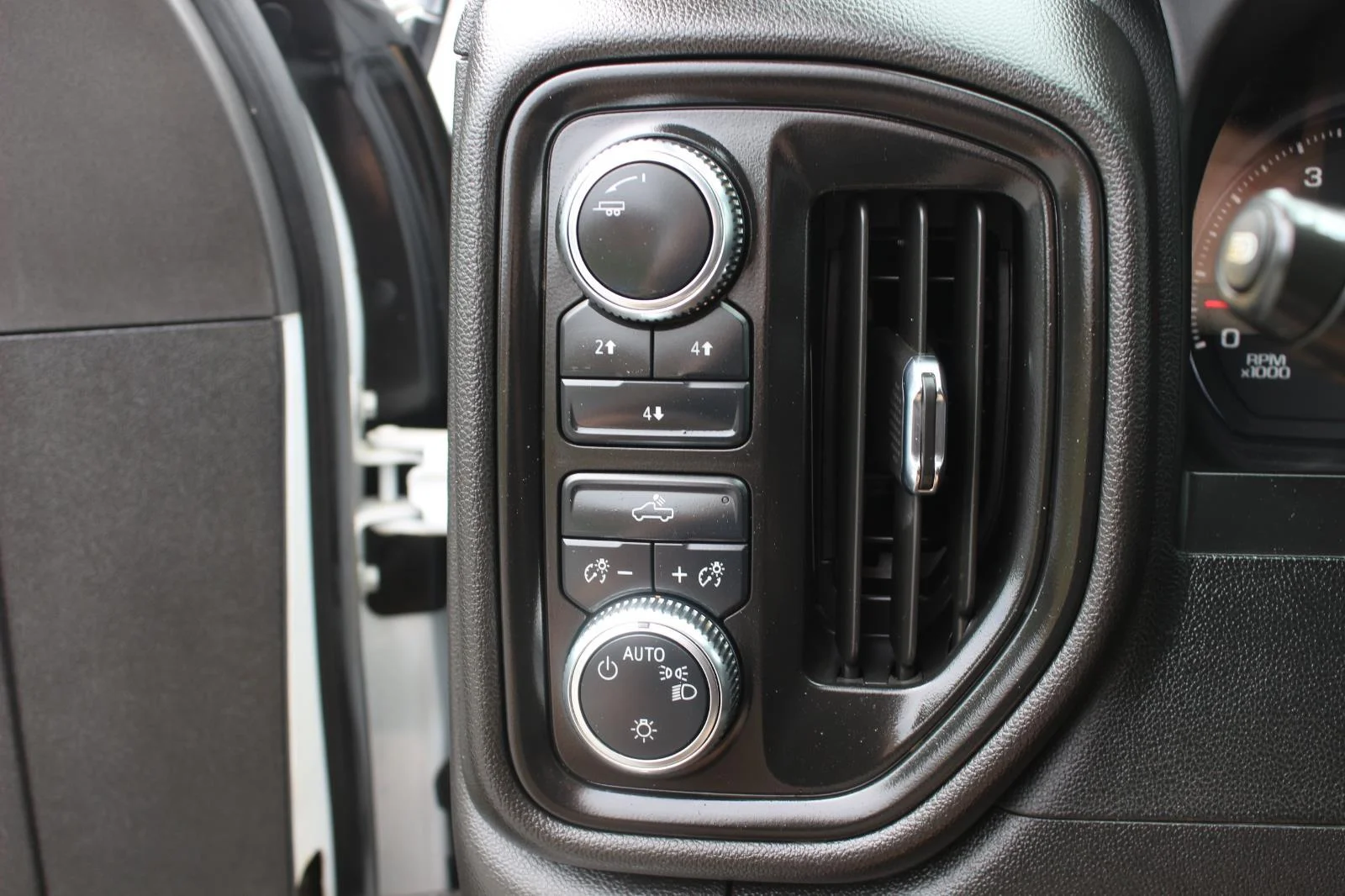 Used 2025 Summit White GMC Pro image 29