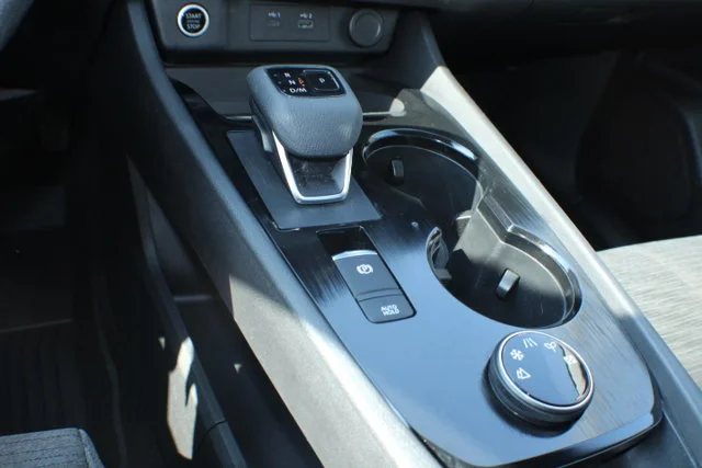 Used 2023 Pearl White Tricoat Nissan SV image 11