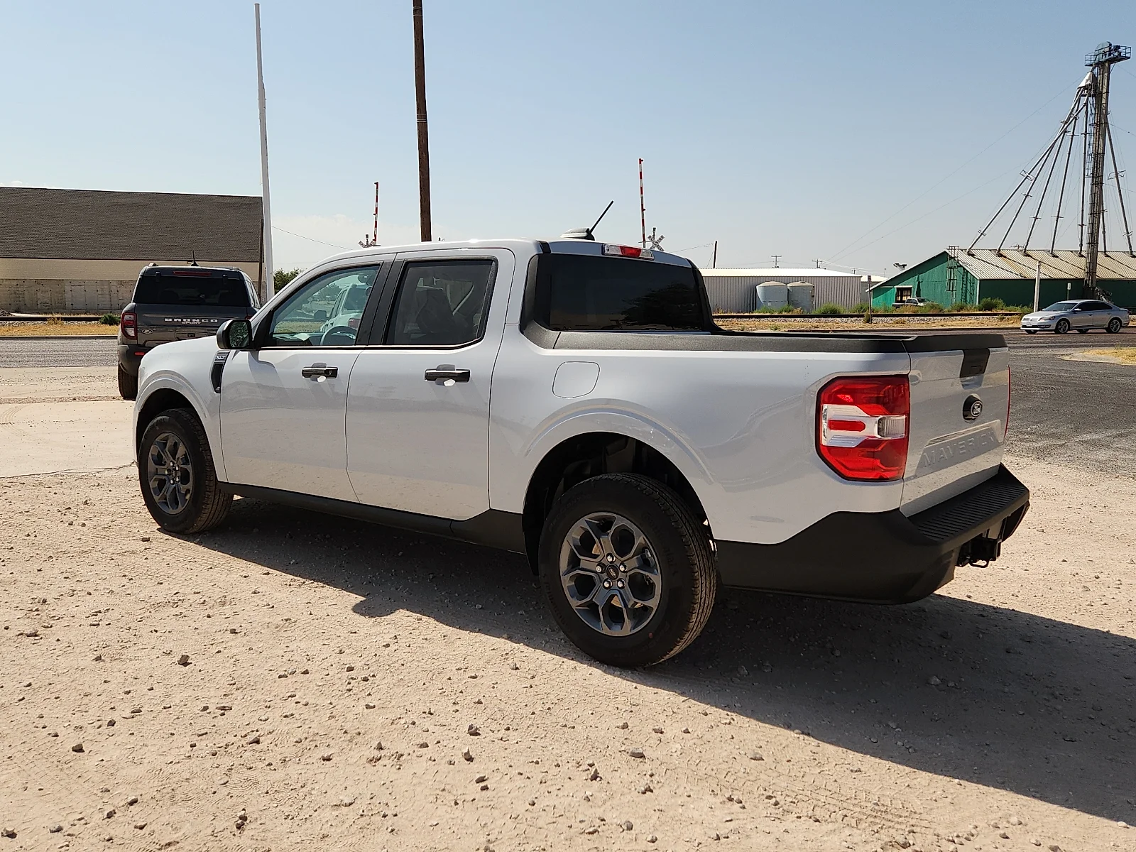 New 2026 Space White Metallic Ford XLT image 4