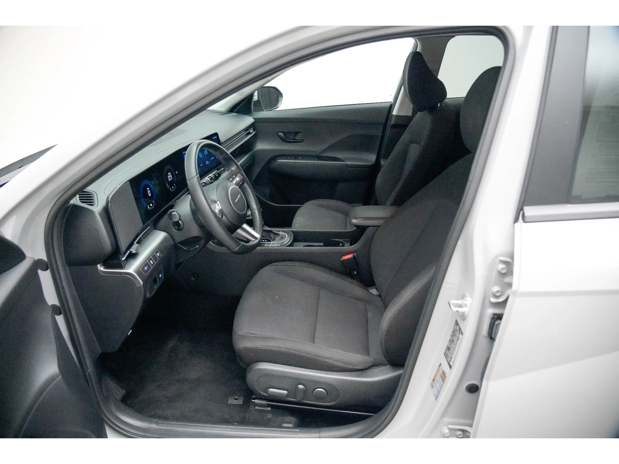 Used 2025 Cyber Gray Metallic Hyundai SEL image 15