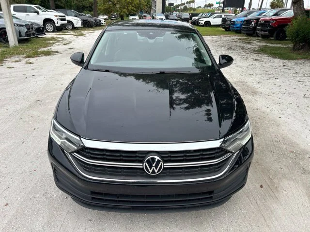 Used 2024 Deep Black Pearl Volkswagen SE image 15