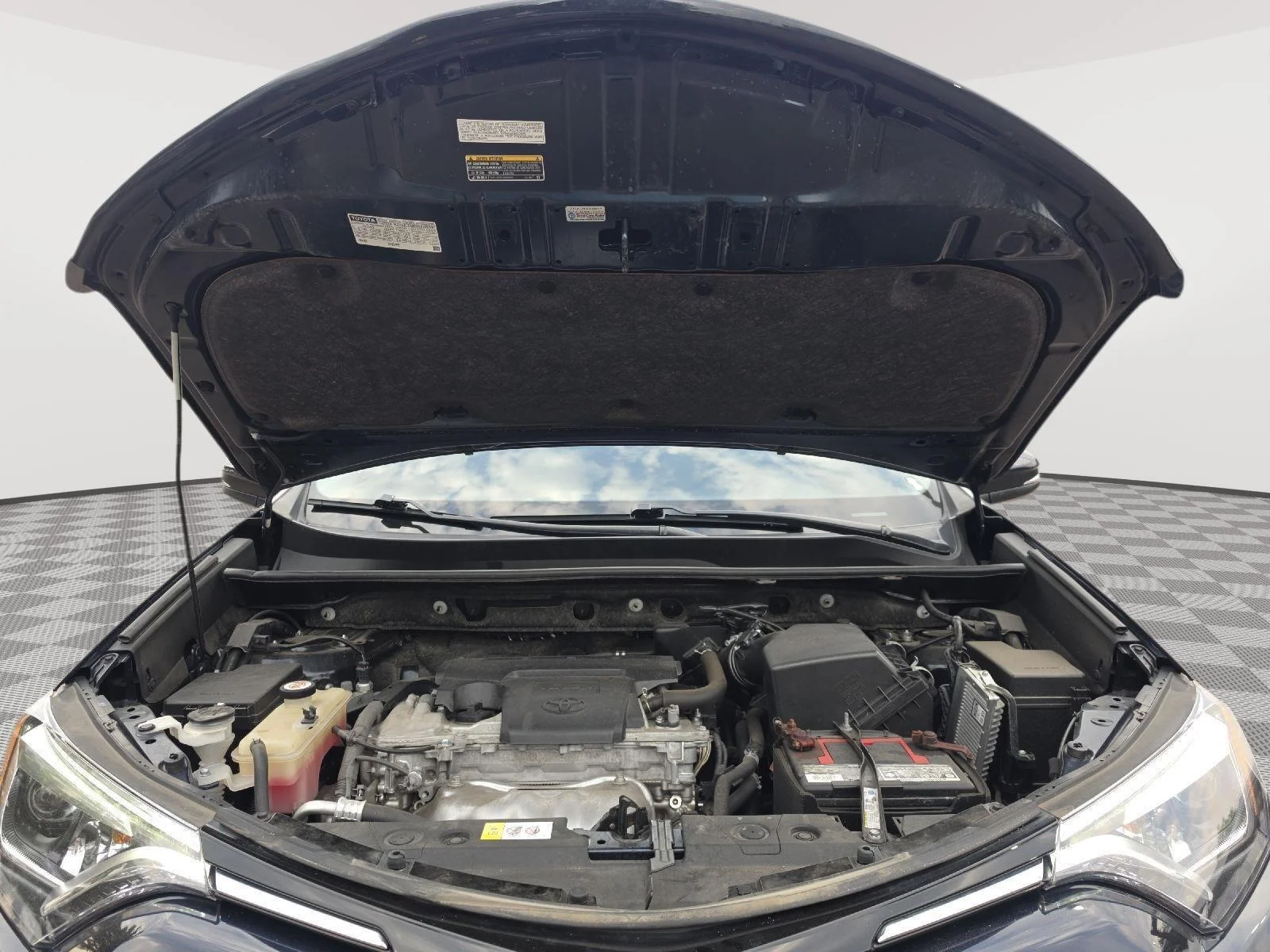 Certified Used 2018 Galactic Aqua Mica Toyota Limited image 39