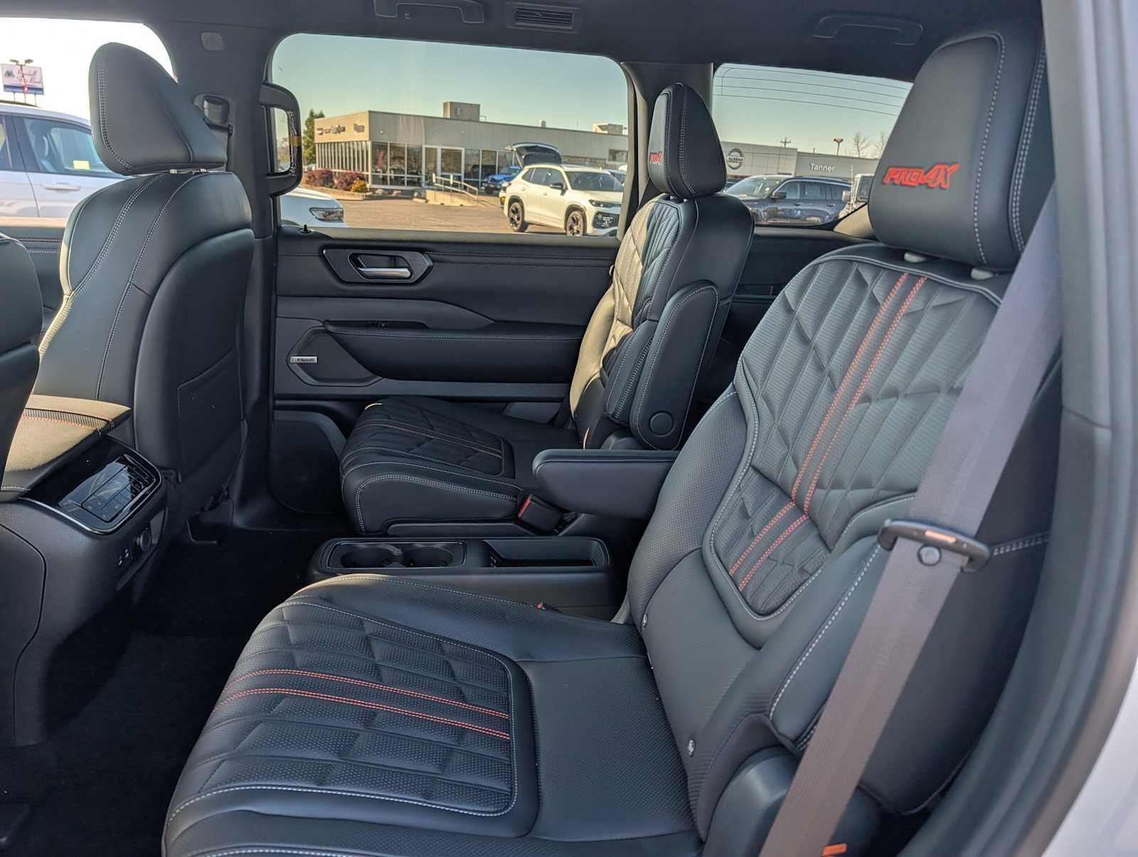 New 2026 Aspen White TriCoat / Super Black Two-tone Nissan PRO-4X® image 10