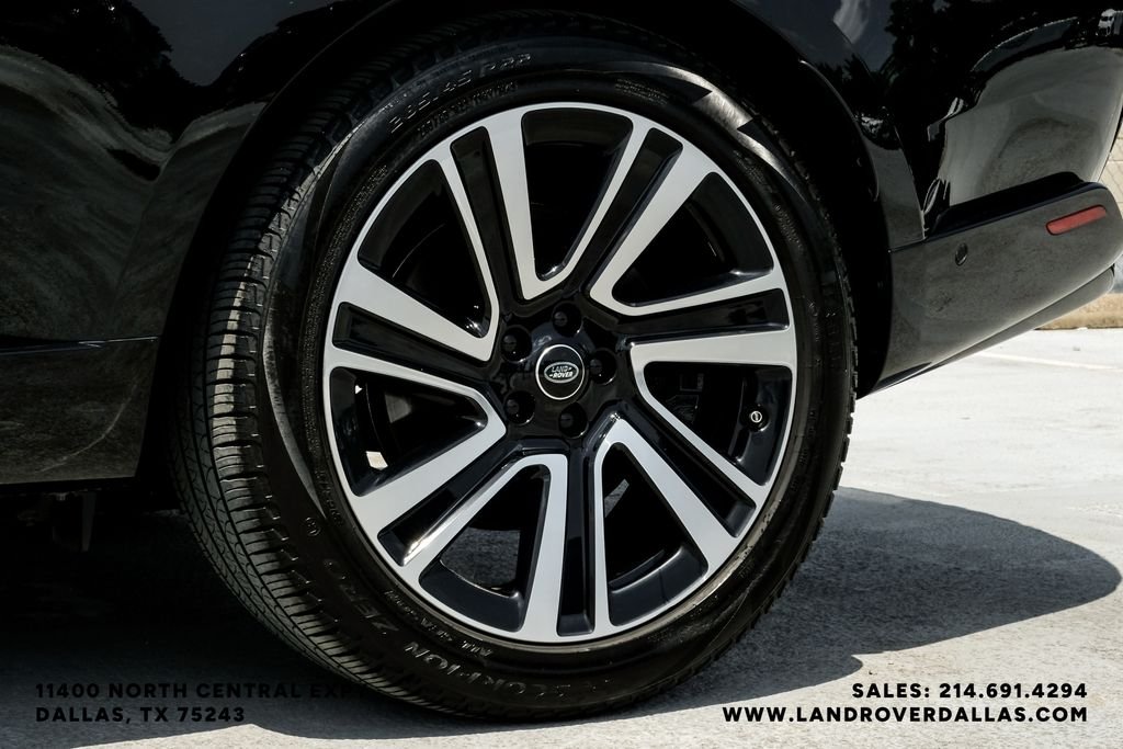 Used 2023 Santorini Black Metallic Land Rover SE image 64