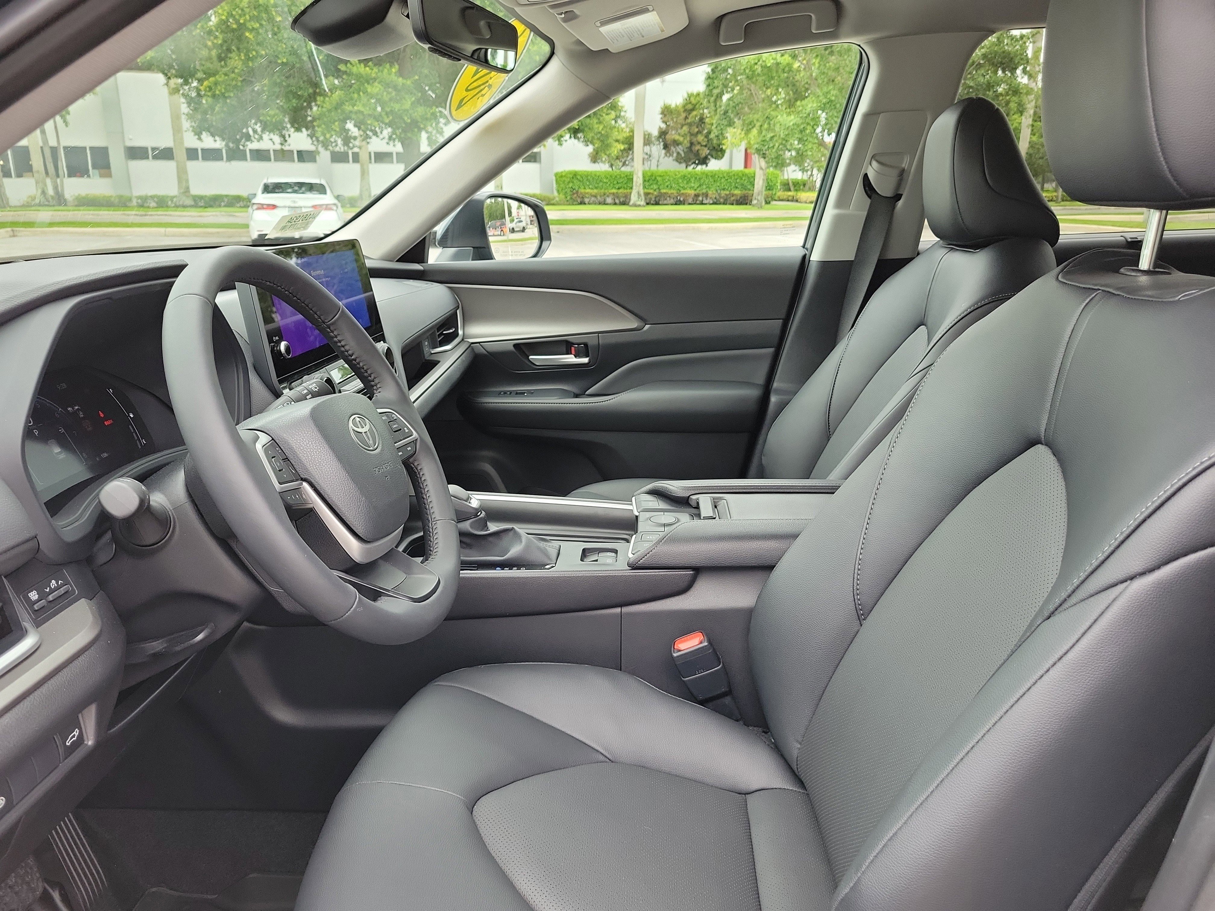 Used 2026 Cloud Toyota XLE image 27