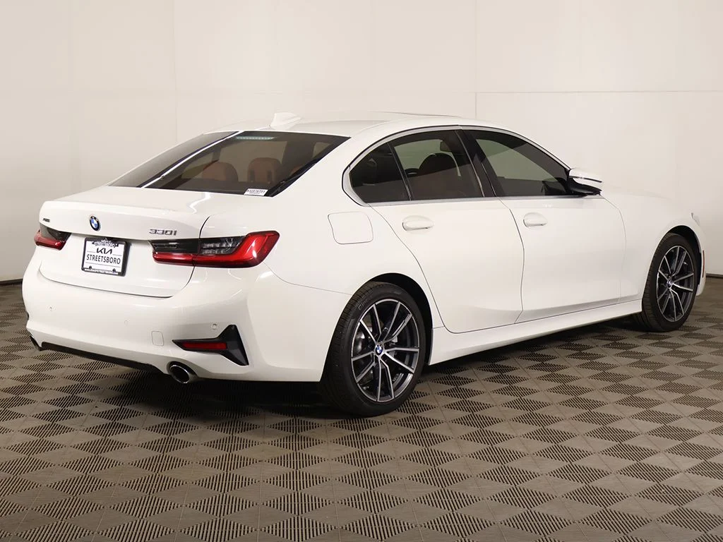 Used 2020 White BMW 330i xDrive image 11