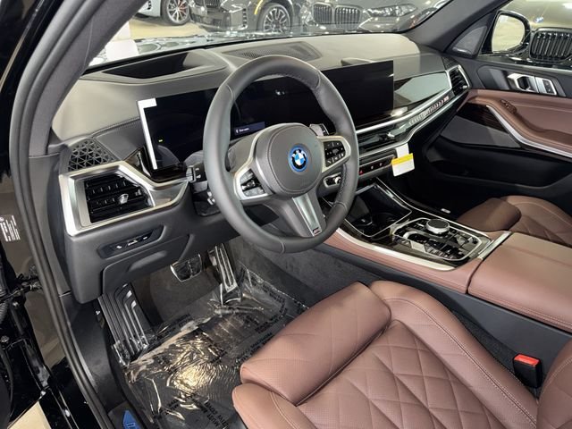 New 2026 Black Sapphire Metallic BMW xDrive50e image 15
