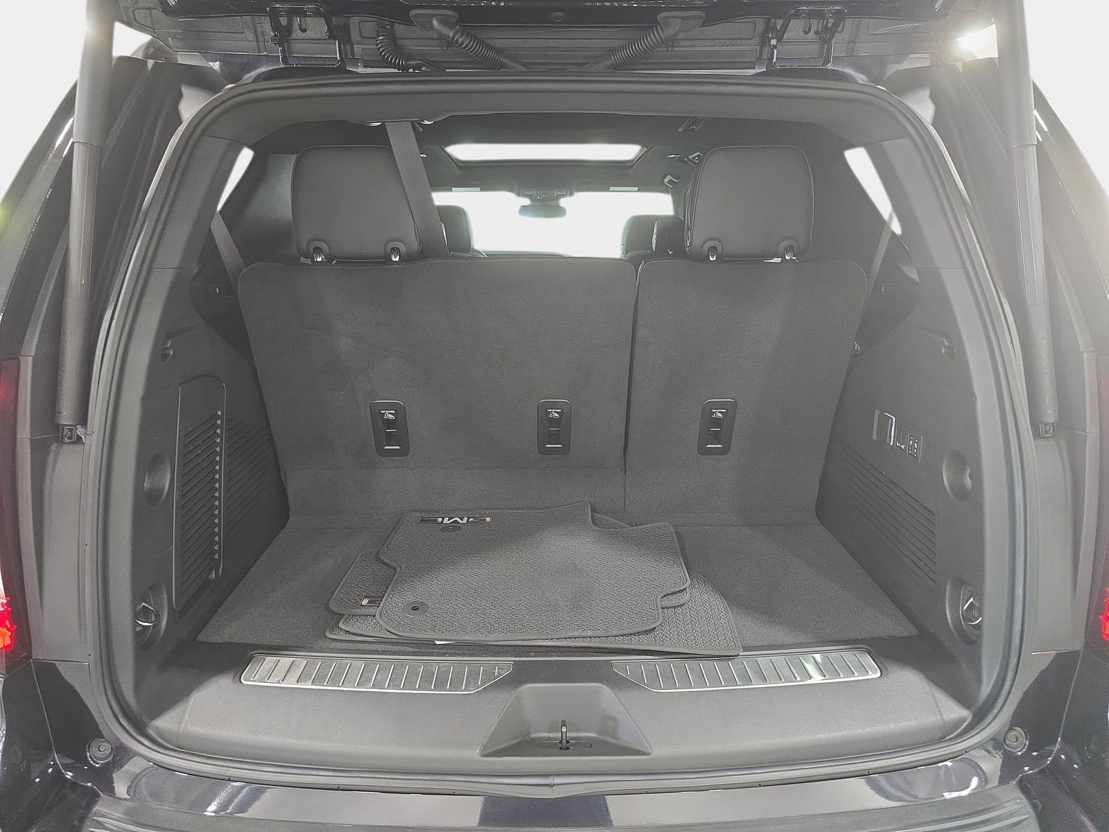 Used 2024 Silver GMC Denali image 13