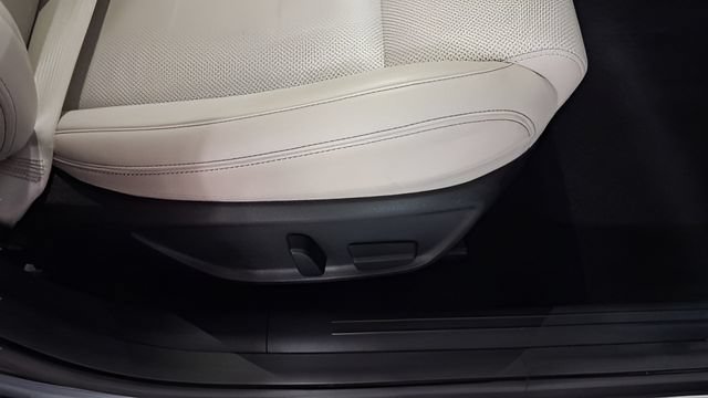 2025 GENESIS G70 Standard - Photo 21