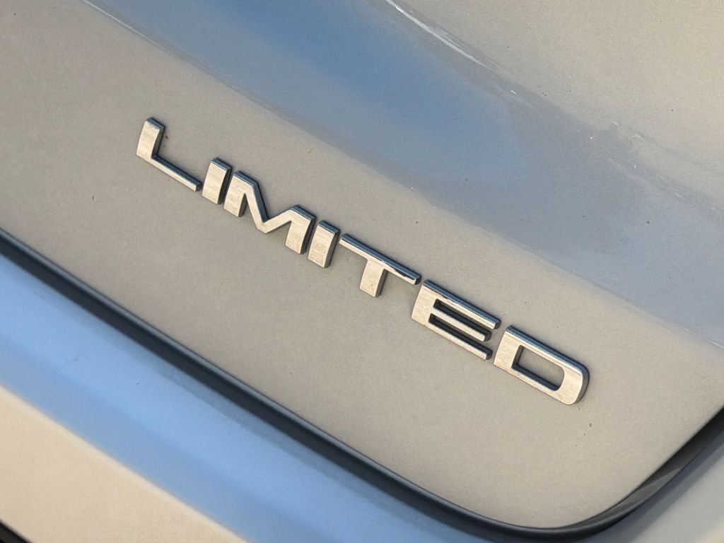 Used 2025 Silver Jeep Limited image 10