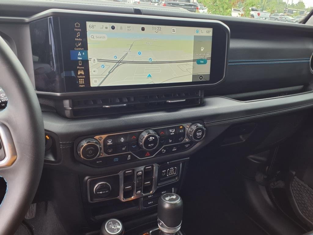 Used 2024 Black Clearcoat Jeep High Altitude image 7