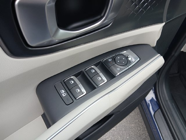 Used 2024 Black Kia S image 31