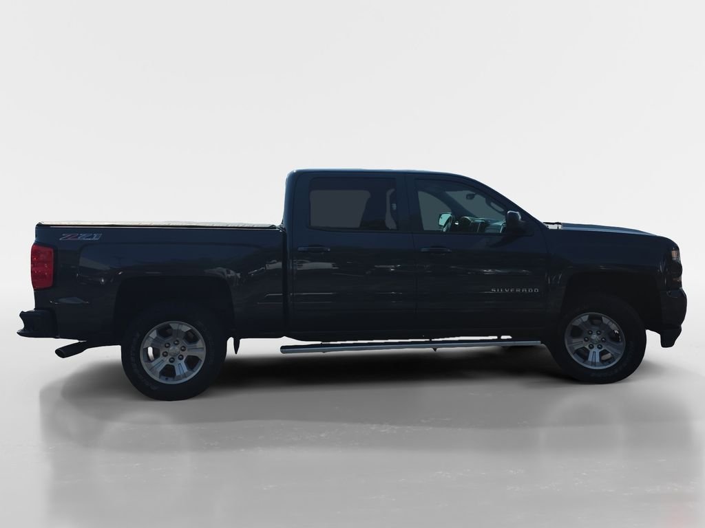 Used 2017 Graphite Metallic Chevrolet LT image 3