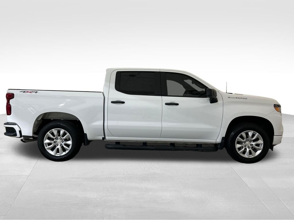 Used 2024 White Chevrolet Custom image 7