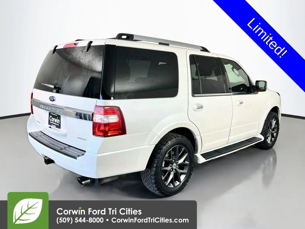 Used 2017 White Platinum Clearcoat Metallic Ford Limited image 15