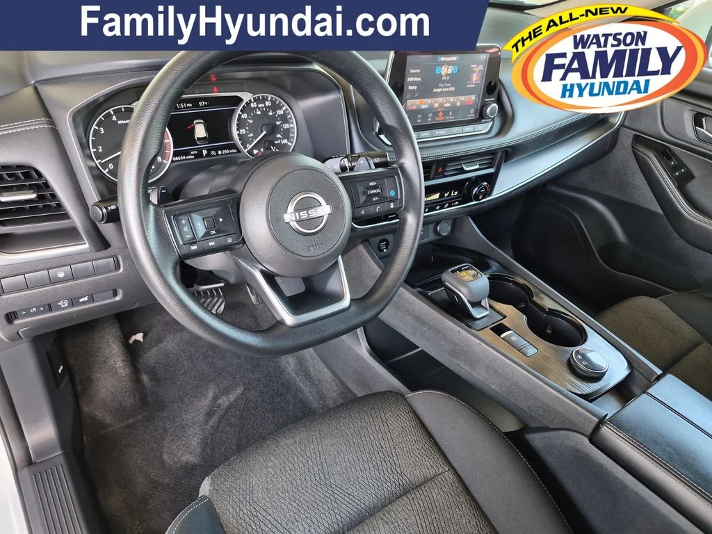 Used 2024 White Nissan SV image 11