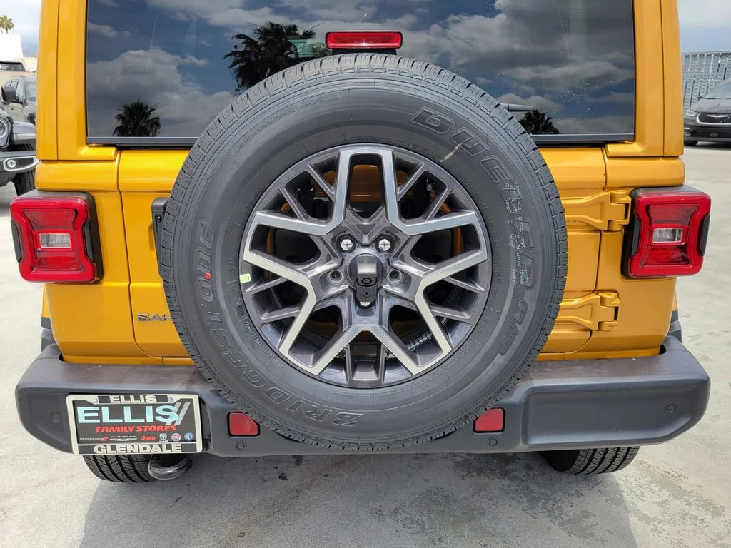 New 2026 Goldilocks Exterior Paint Jeep Sahara image 20