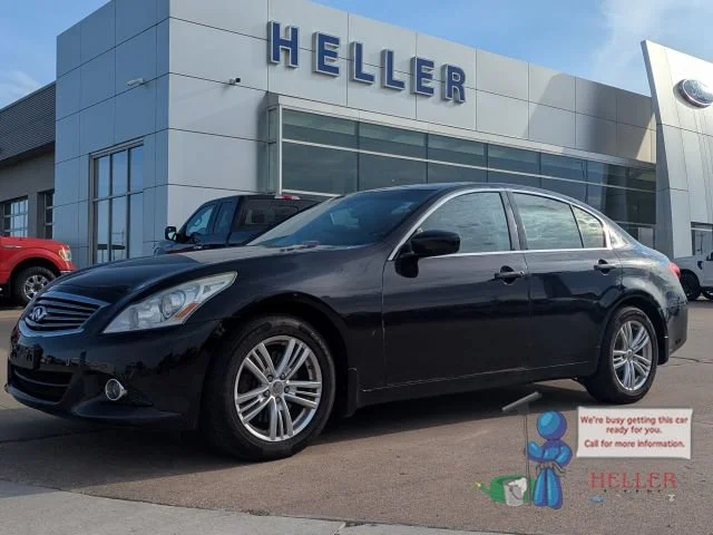 Used 2013 Malbec Black INFINITI X image 3