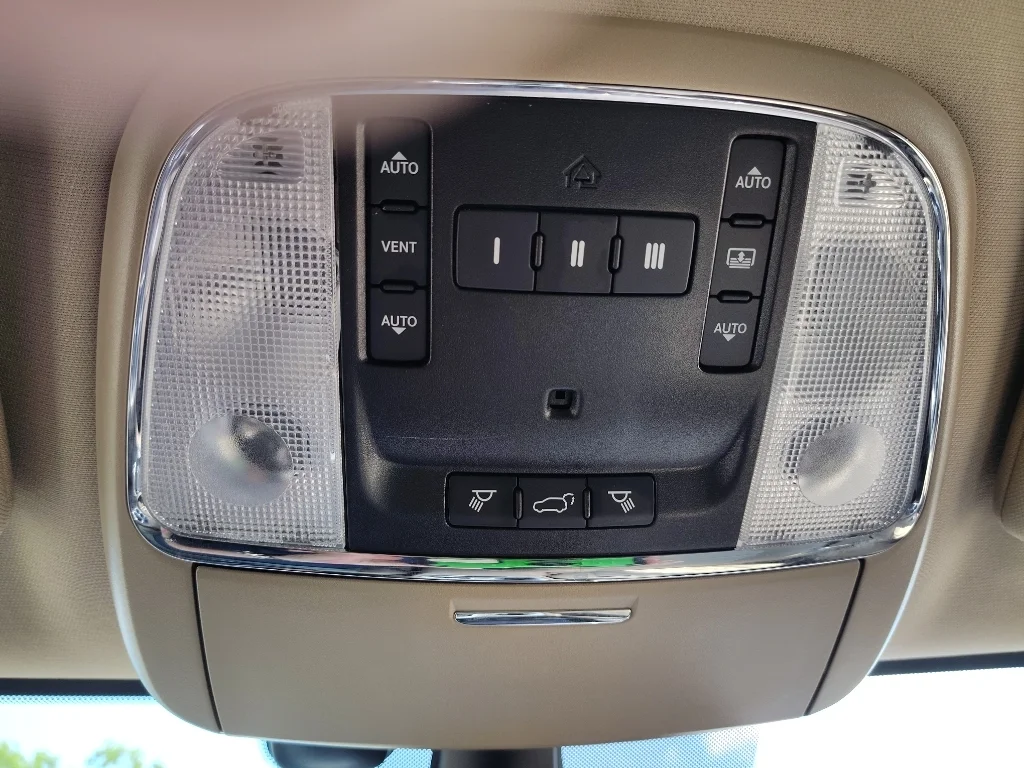 Used 2020 Velvet Red Pearlcoat Jeep Overland image 25