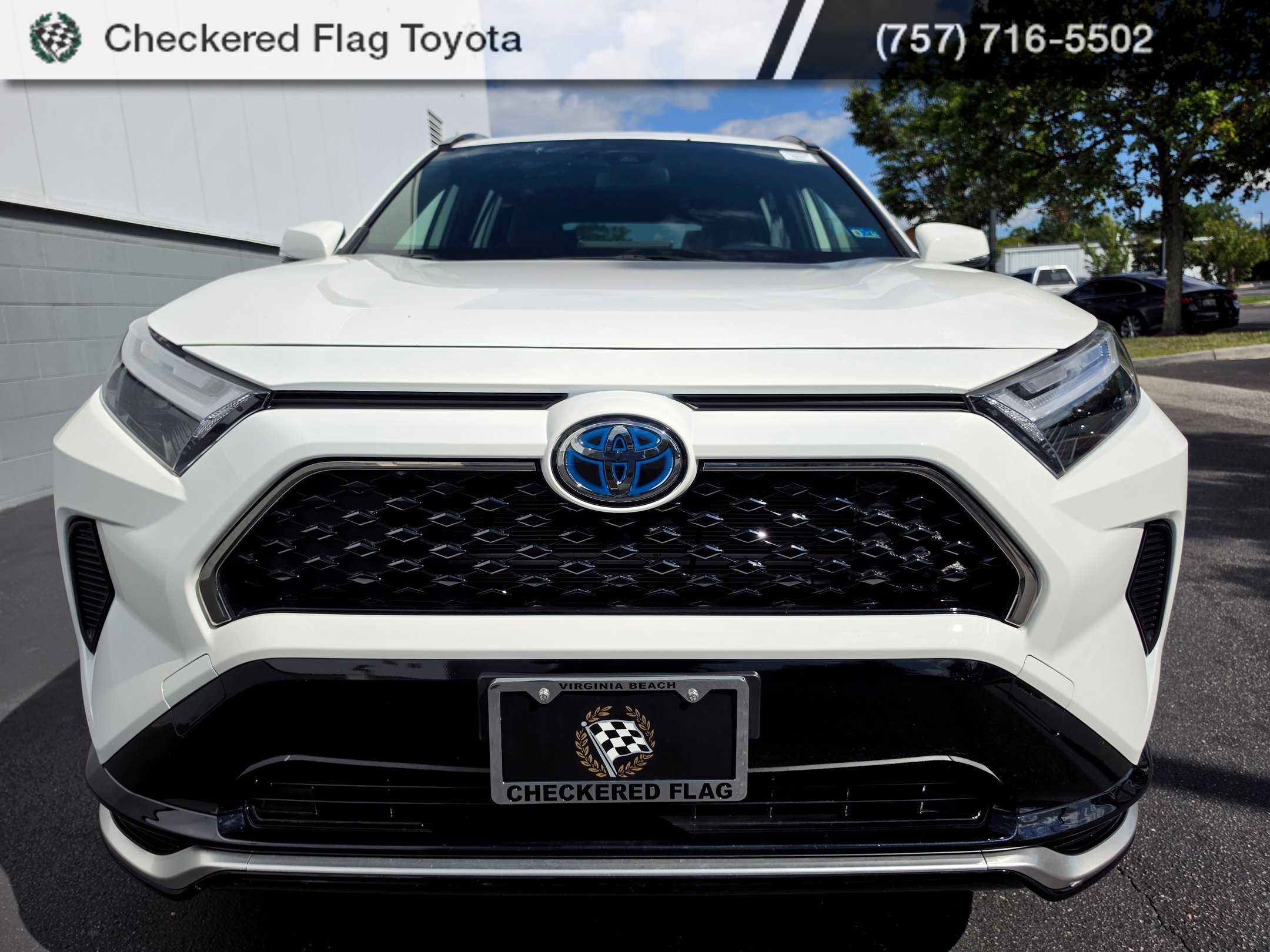 Used 2024 Ice Cap Toyota SE image 8