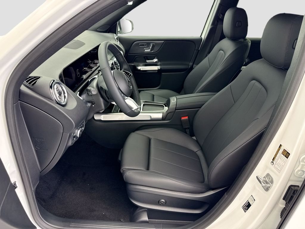Used 2026 Polar White Mercedes-Benz GLB 250 image 17