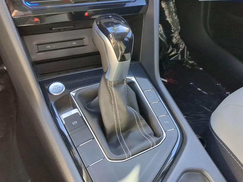 New 2026 Silver Volkswagen 1.5T SE image 25