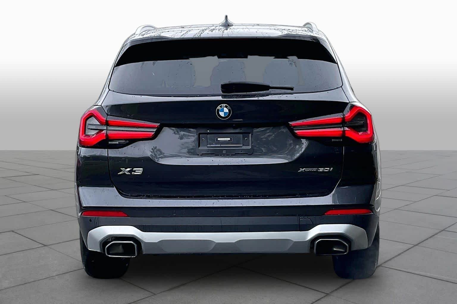 Used 2023 Dark Graphite Metallic BMW xDrive30i image 4