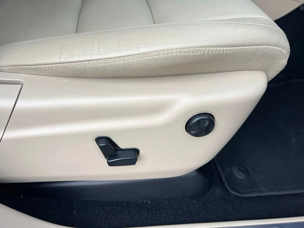 Certified Used 2019 Blue Jeep Limited image 18