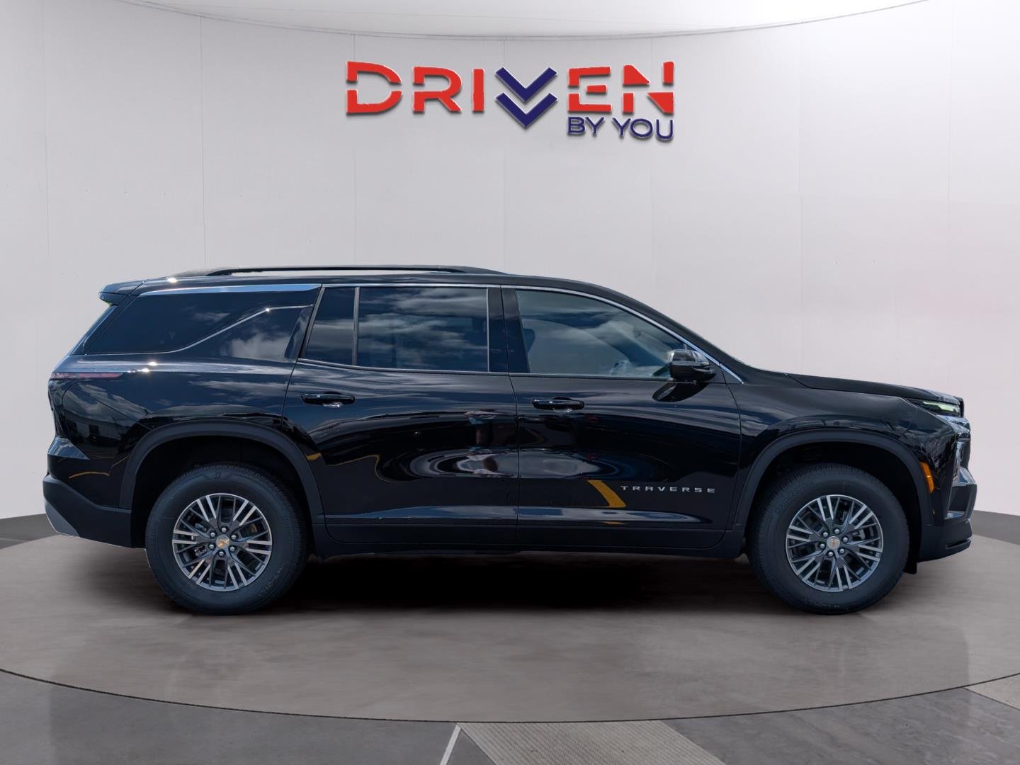 2026 Chevrolet Traverse LT - Photo 6