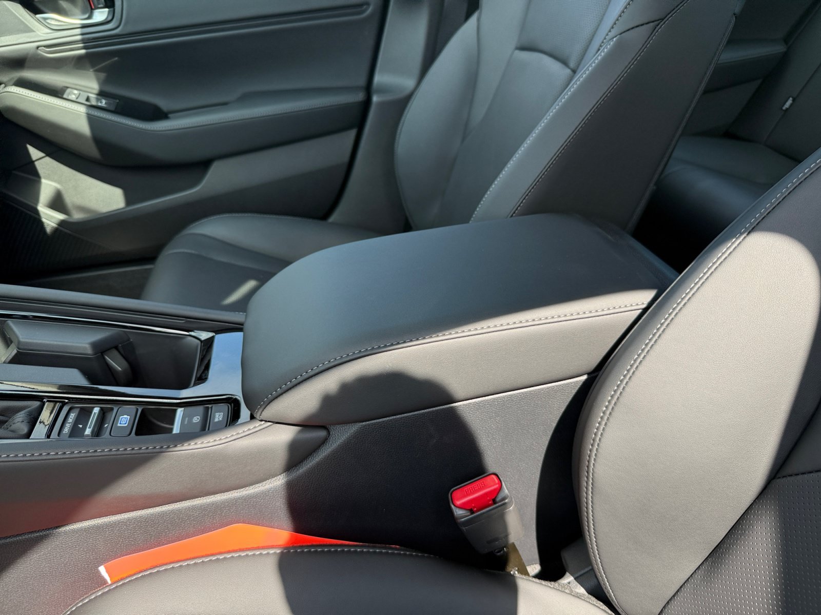 New 2026 Urban Gray Pearl Honda Touring image 14
