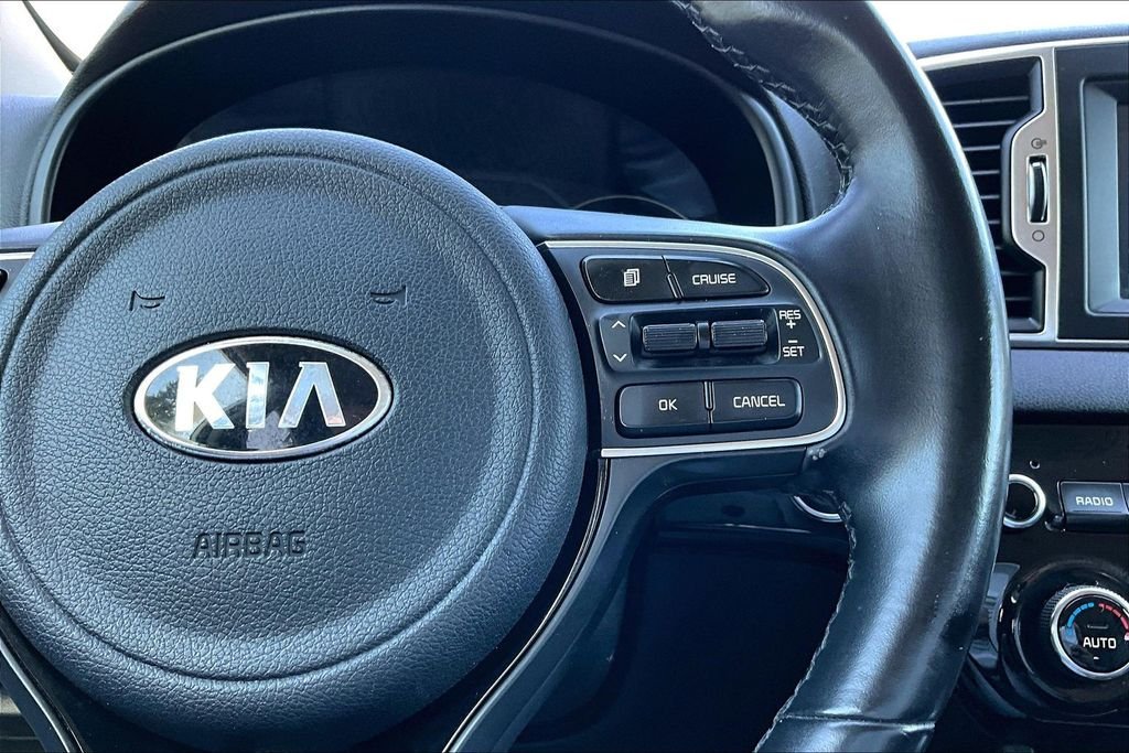 Used 2018 White Kia EX image 11