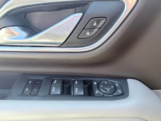 Used 2021 White Chevrolet LT image 14