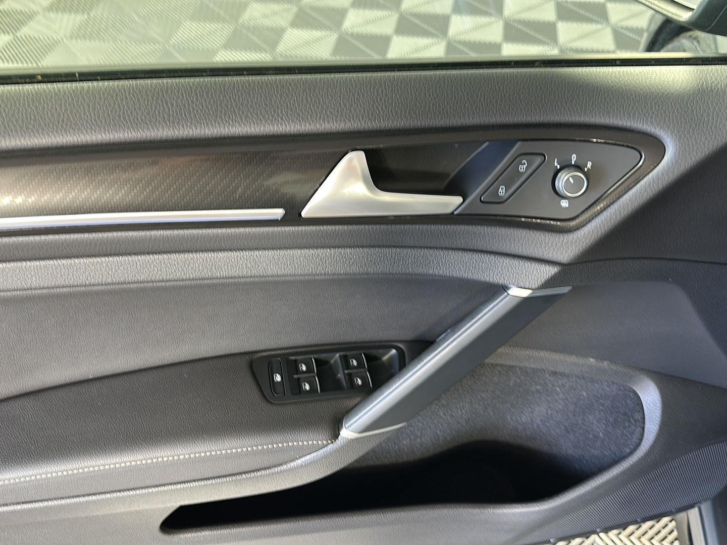 Used 2019 Indium Gray Metallic Volkswagen 4Motion image 23