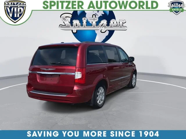 Used 2013 Red Chrysler Touring image 9