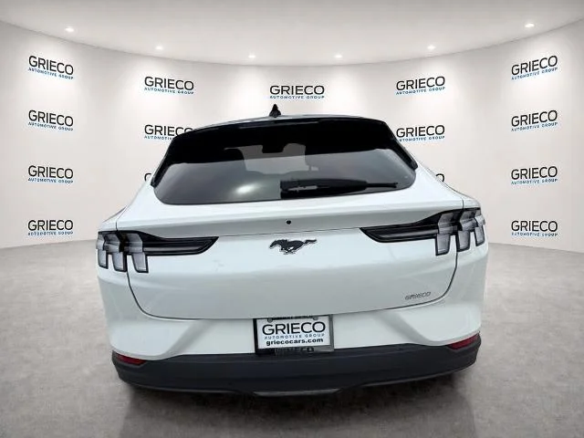 Used 2024 White Metallic Ford Select image 32