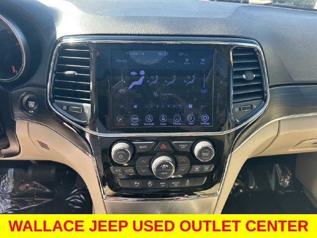 Used 2020  Jeep Limited image 19