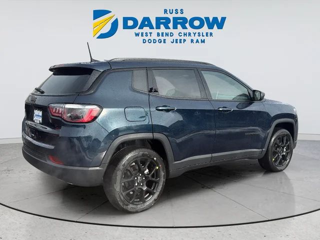 New 2026 Fathom Blue Pearl Coat Jeep Latitude image 5