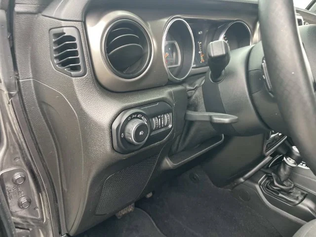 Used 2019 Gray Jeep Unlimited Sport S image 25