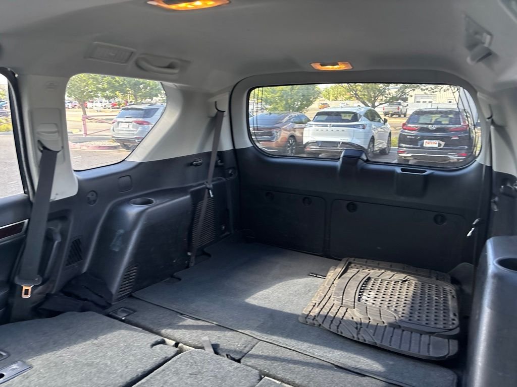 Used 2014 Black Lexus 460 image 27