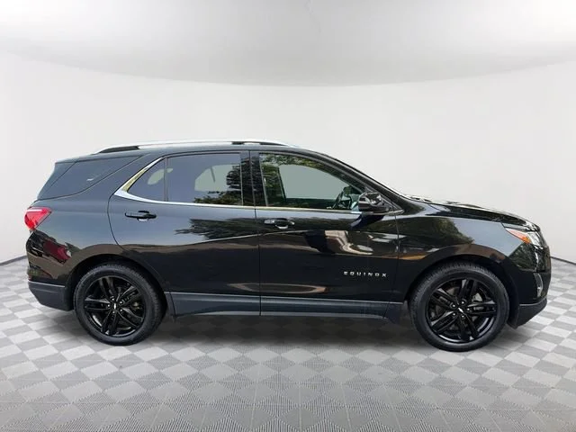 Used 2020 MOSAIC BLACK METALLIC Chevrolet LT image 4