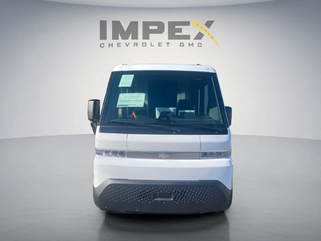 Used 2025 Oyster White Chevrolet EJY image 8