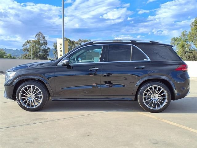 New 2025 Black Mercedes-Benz GLE 580 image 24