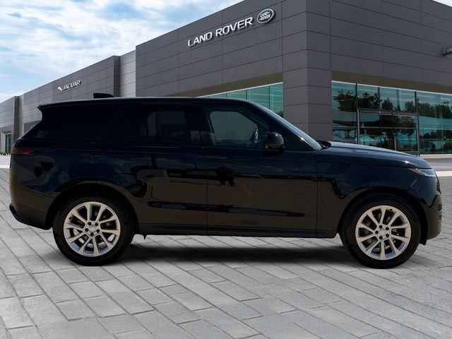 Used 2025 Santorini Black Metallic Land Rover SE image 6