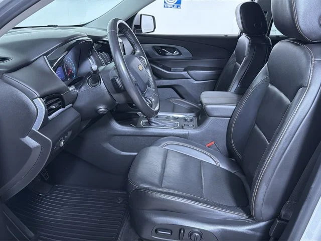 Used 2020 Silver Ice Metallic Chevrolet Premier image 18