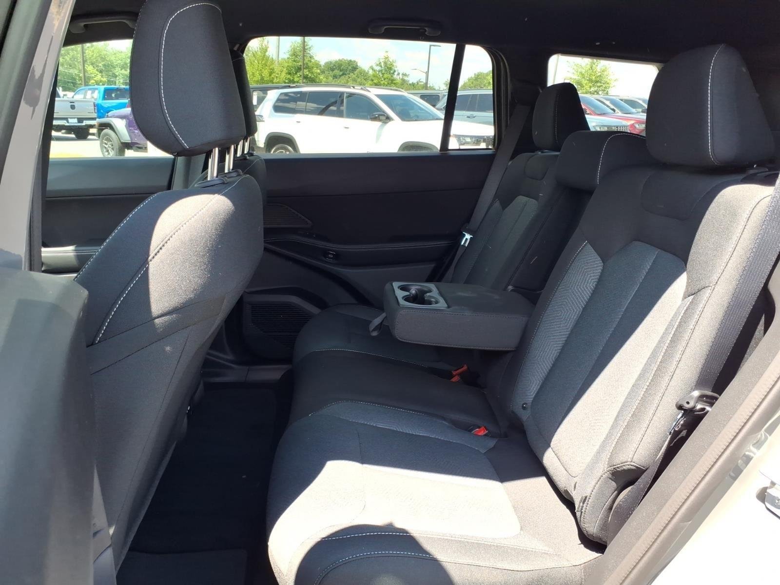 New 2026 Sting-Gray Clearcoat Jeep Laredo image 19