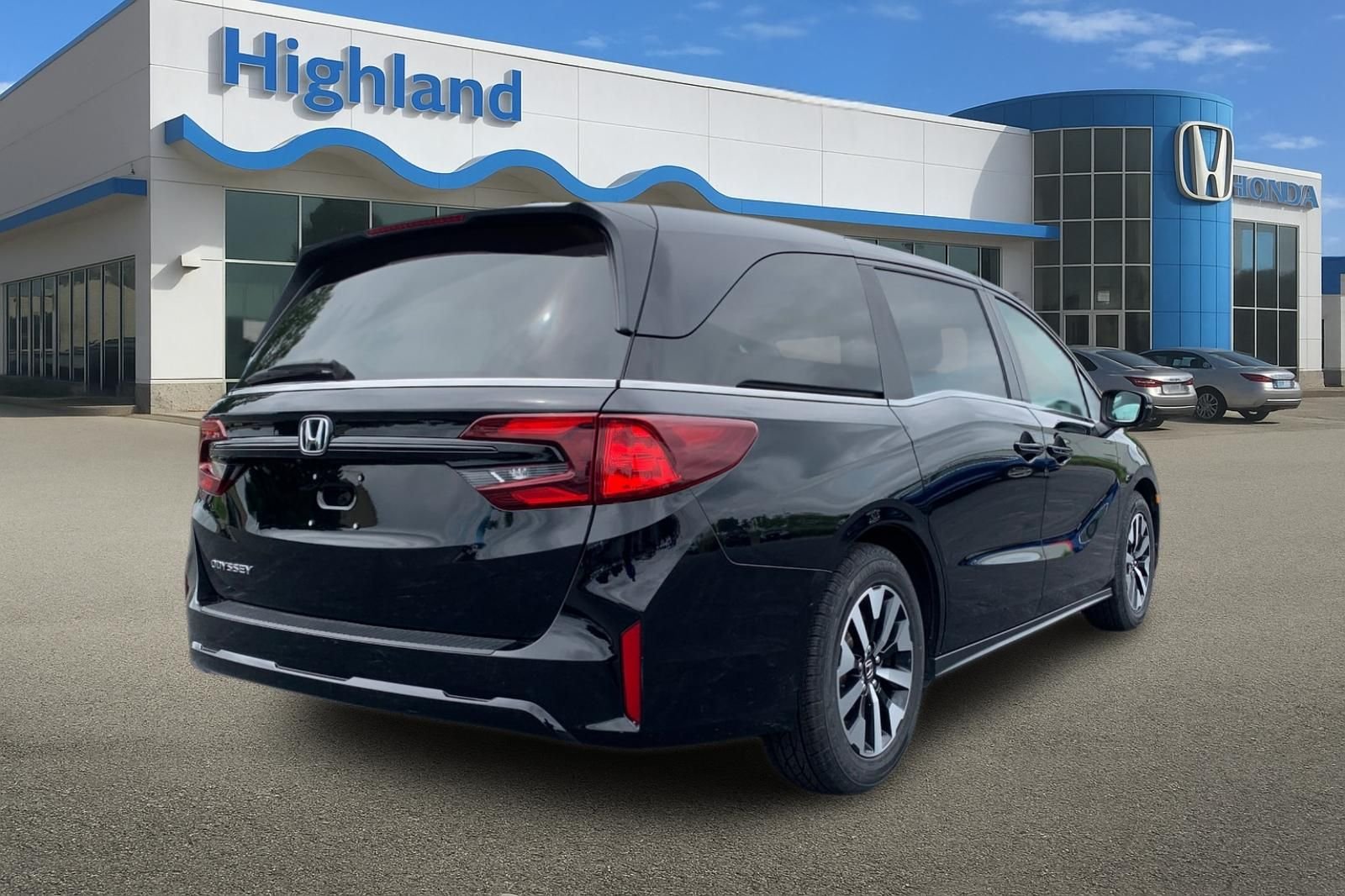 Certified Used 2025  Honda EX-L image 5