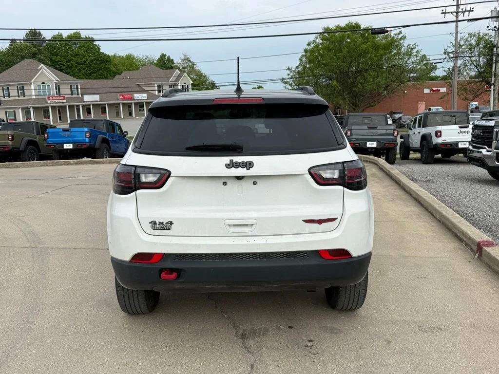 Used 2022 White Jeep Trailhawk image 7