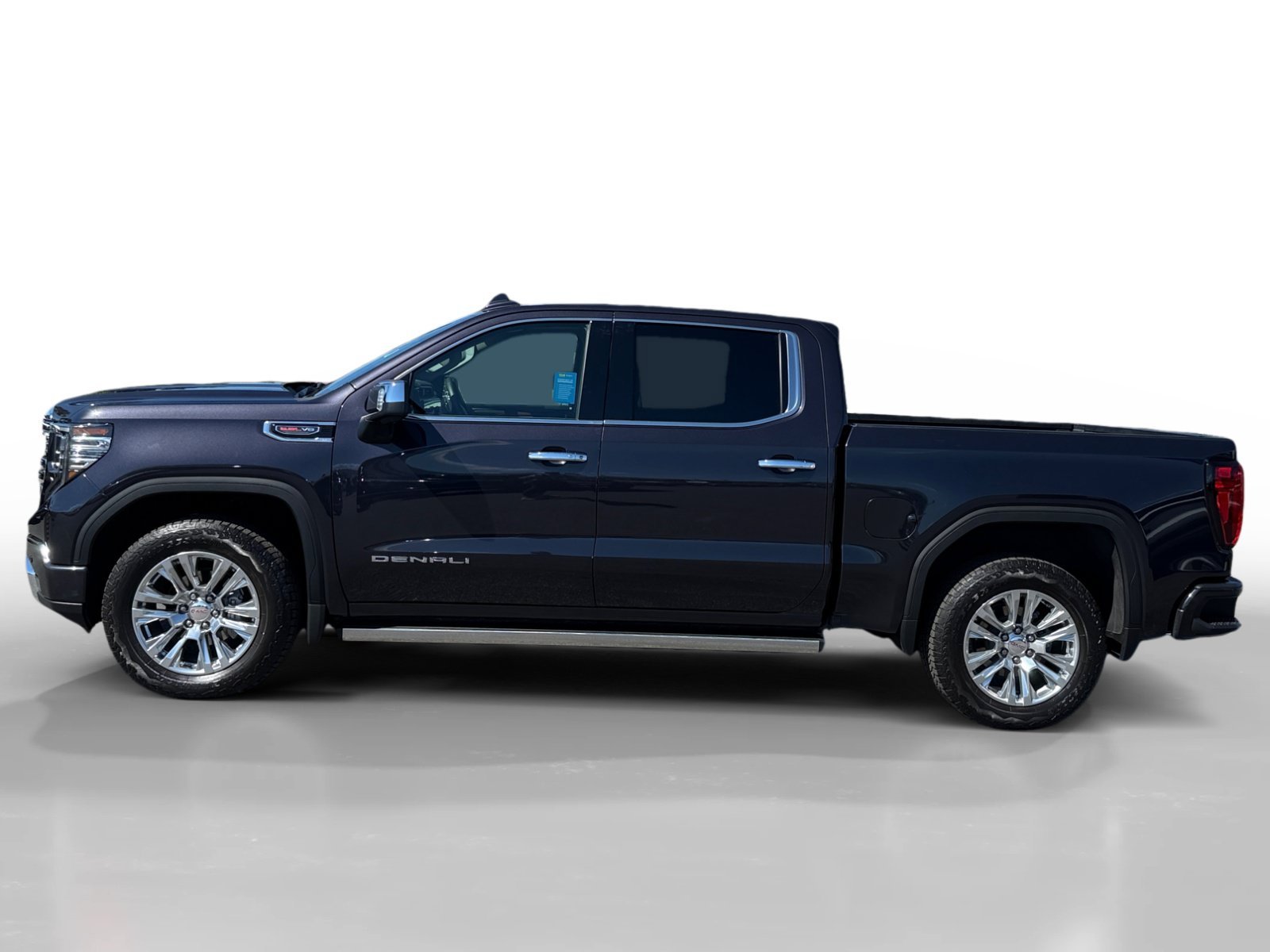 Used 2025 Titanium GMC Denali image 2