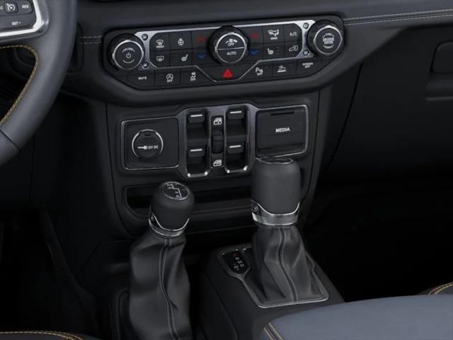 New 2026 Tuscadero Pearl-Coat Exterior Paint Jeep Sahara image 24
